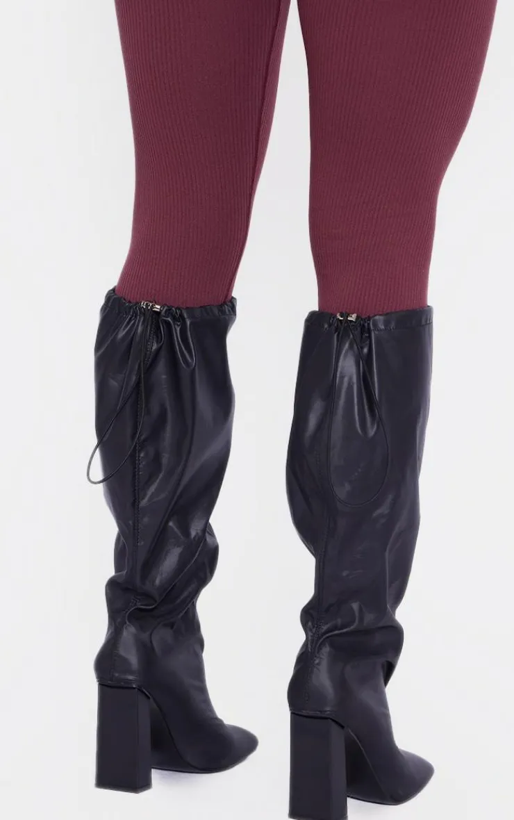 PrettyLittleThing Wide Fit Heels*Wide Fit PU Square Toe Knee High Block Heel Toggle Boots