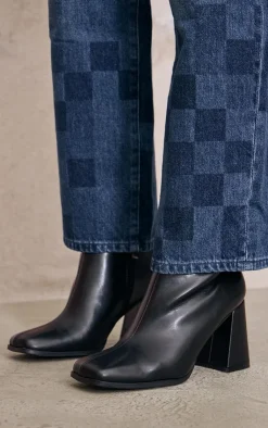 PrettyLittleThing Wide Fit Heels*Wide Fit PU Square Toe Block Heeled Ankle Boots