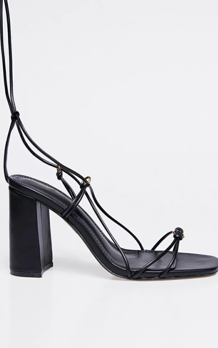PrettyLittleThing Wide Fit Sandals*Wide Fit PU Square Toe Lace Up Block Heeled Sandals