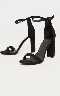 PrettyLittleThing Wide Fit Sandals*Wide Fit Round Toe Faux Suede Block Heeled Sandals