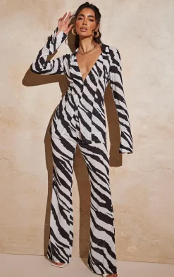 Online PrettyLittleThing Zebra Print Chiffon Flare Pants Black