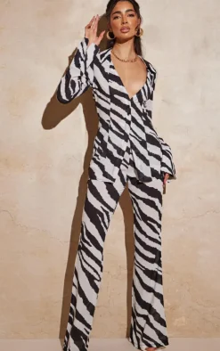 Hot PrettyLittleThing Zebra Print Chiffon Fitted Shirt Black