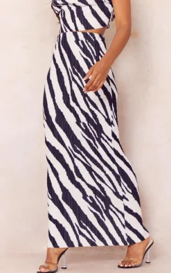 Hot PrettyLittleThing Zebra Print Plisse Maxi Skirt Black