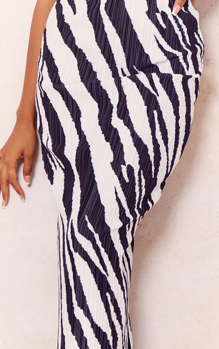 Hot PrettyLittleThing Zebra Print Plisse Maxi Skirt Black