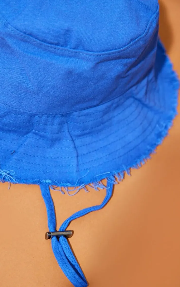 PrettyLittleThing Hats*Frayed Edge Toggle Bucket Hat