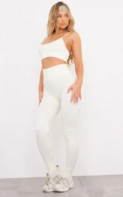 PrettyLittleThing Sports Bras*Bone Basic Seamless Padded Sports Bra