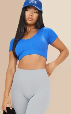 PrettyLittleThing Snatched*Snatched Rib V Neck Band Short Sleeve Crop Top