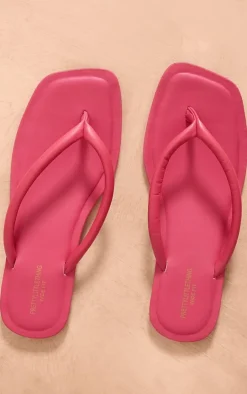 PrettyLittleThing Wide Fit Sandals*Wide Fit Real Leather Toe Thong Flat Sandals