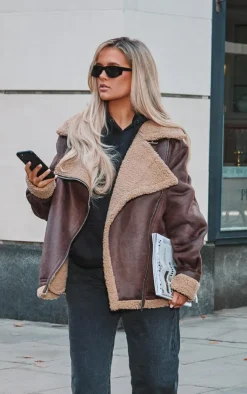 PrettyLittleThing Aviator Jackets*Borg Lined Oversized Buckle Collar Aviator Jacket