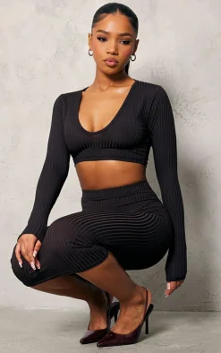 Sale PrettyLittleThing Ribbed V Neck Long Sleeve Crop Top Brown