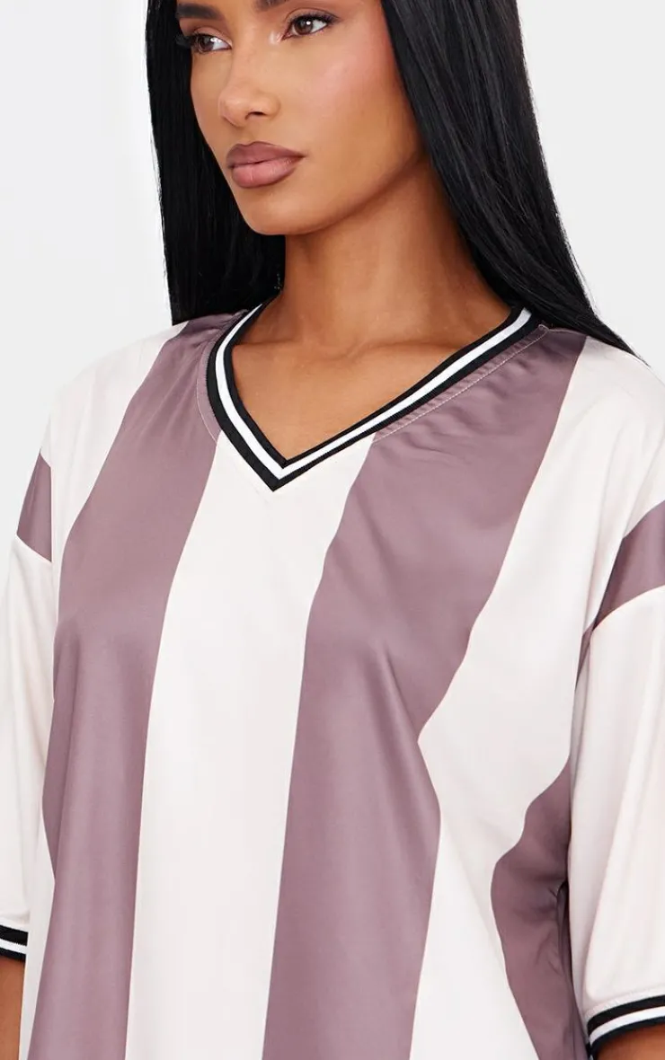 PrettyLittleThing T-Shirts*Striped V Neck Oversized Football T Shirt