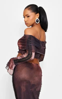 Sale PrettyLittleThing Textured Print Bardot Crop Top Brown