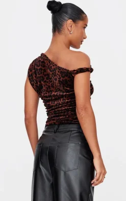 PrettyLittleThing Thanksgiving Outfits*Velvet Leopard Printed Asymmetric Shoulder Detail Long Top