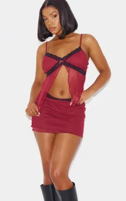 Hot PrettyLittleThing Sheer Mesh Hanky Hem Lace Trim Cami Top Burgundy