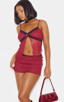 Hot PrettyLittleThing Sheer Mesh Hanky Hem Lace Trim Cami Top Burgundy