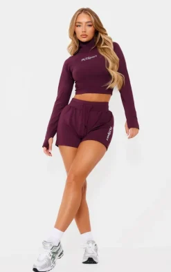 PrettyLittleThing Gym Shorts*Burgundy Soft Touch Runner Shorts