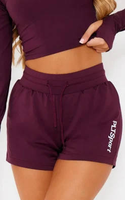 PrettyLittleThing Gym Shorts*Burgundy Soft Touch Runner Shorts