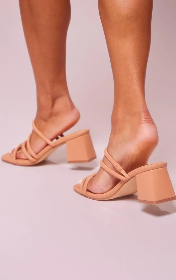 PrettyLittleThing Wide Fit Sandals*Wide Fit Pu Square Toe Tube Strap Mid Block Heeled Sandals