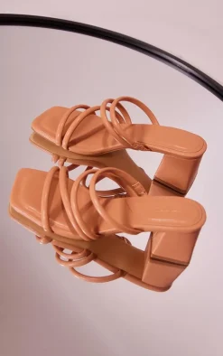 PrettyLittleThing Wide Fit Sandals*Wide Fit Pu Square Toe Tube Strap Mid Block Heeled Sandals