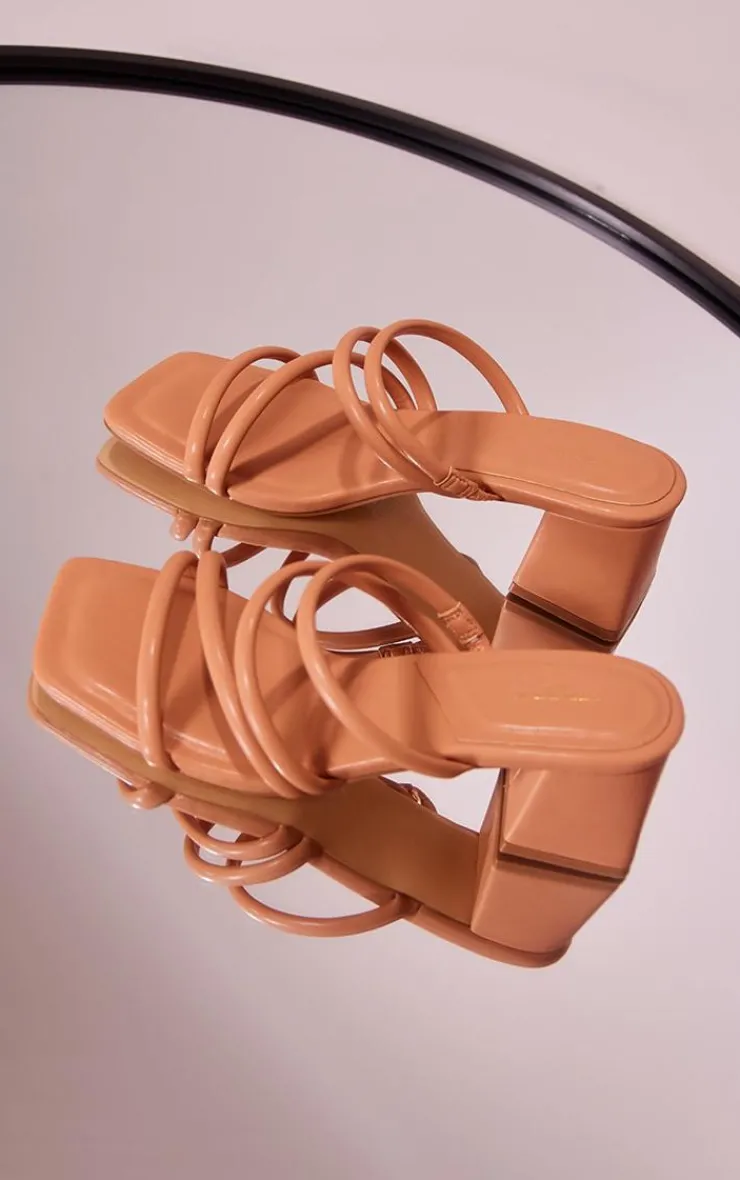 PrettyLittleThing Wide Fit Sandals*Wide Fit Pu Square Toe Tube Strap Mid Block Heeled Sandals