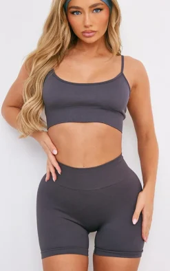 PrettyLittleThing Sports Bras*Basic Seamless Padded Sports Bra