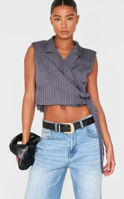 PrettyLittleThing Sleeveless Tops*Pinstripe Tie Boxy Vest
