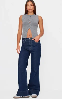 PrettyLittleThing Knitted Tops*Soft Knitted Button Through Vest