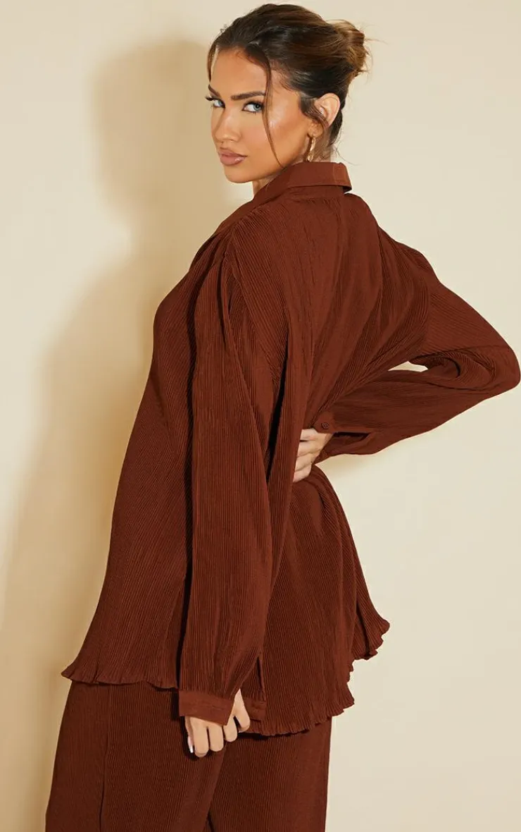 Online PrettyLittleThing Plisse Button Front Oversized Shirt Chocolate Brown