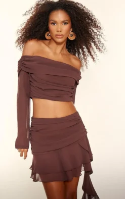 Online PrettyLittleThing Chiffon Off The Shoulder Long Sleeve Crop Top Chocolate