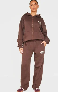 Clearance PrettyLittleThing Contrast Studio Archives Embroidered Wide Leg Sweatpants Chocolate