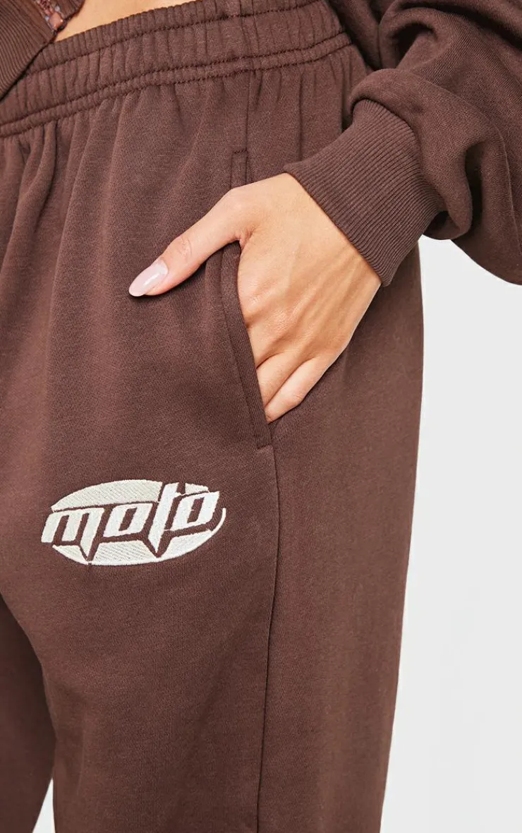 Clearance PrettyLittleThing Contrast Studio Archives Embroidered Wide Leg Sweatpants Chocolate