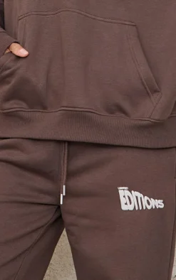 PrettyLittleThing Limited Editions Oversized Puff Print Straight Leg Sweatpants Chocolate
