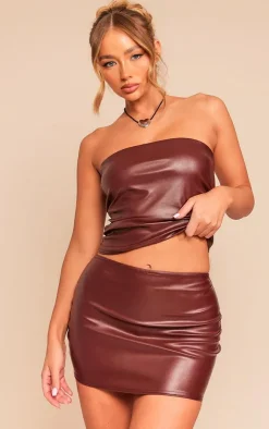 Outlet PrettyLittleThing Pu Ruched Side Detail Longline Bandeau Chocolate