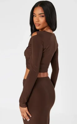Discount PrettyLittleThing Slinky Cut Out Long Sleeve Twist Trim Crop Top Chocolate