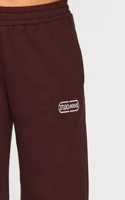 Outlet PrettyLittleThing Studio Archives Embroidered Wide Leg Sweatpants Chocolate