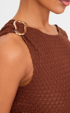 Discount PrettyLittleThing Textured Trim Detail Off The Shoulder Crop Top Chocolate