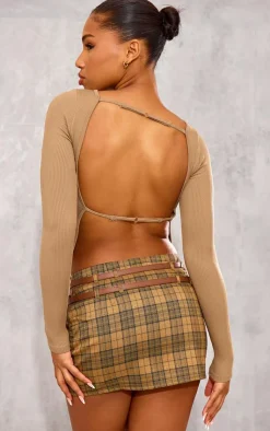 PrettyLittleThing Snatched*Snatched Rib Back Detail Long Sleeve Top