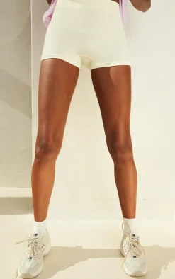 PrettyLittleThing Snatched*Basic Structured Snatched Rib Hot Pants