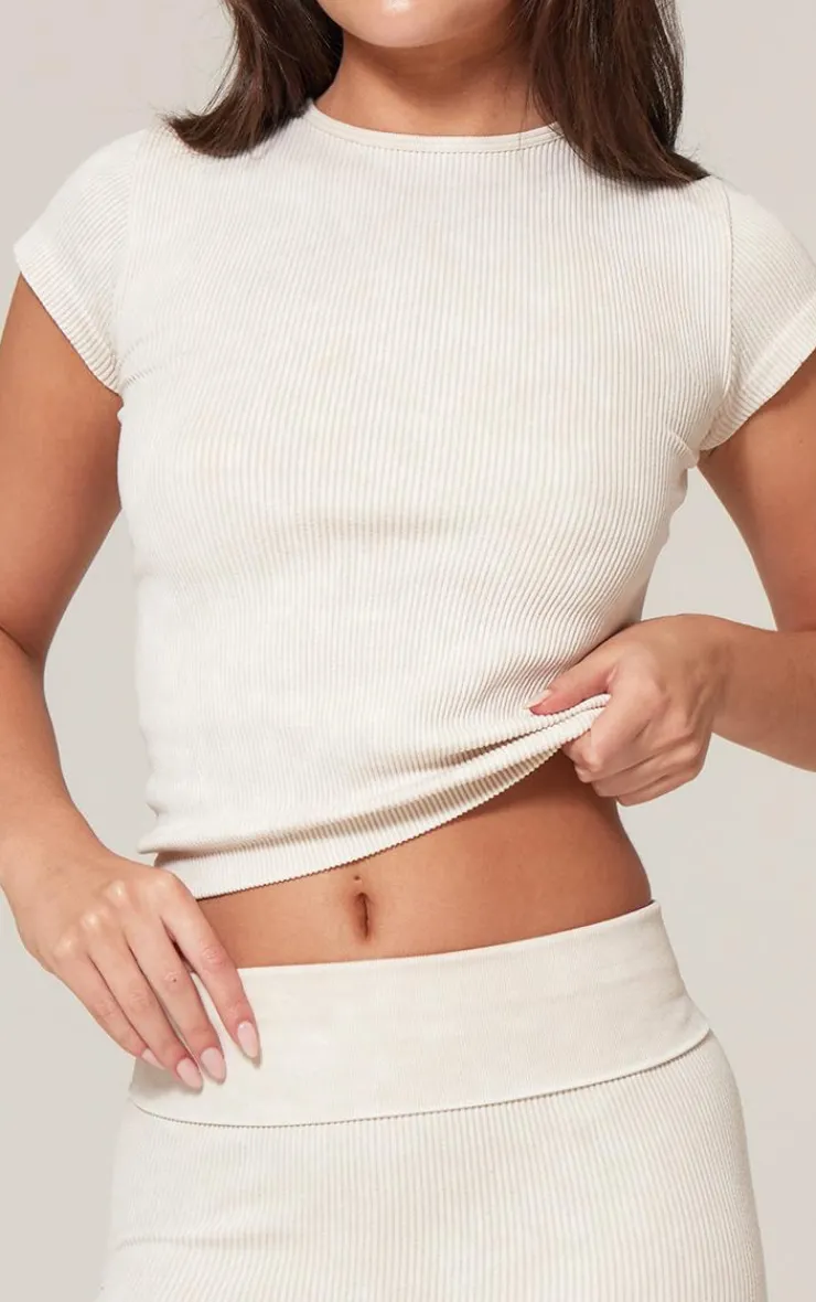 PrettyLittleThing Snatched*Faded Snatched Rib Short Sleeve Detail Crop Top