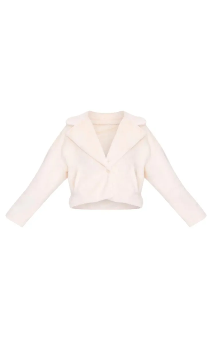 PrettyLittleThing Faux Fur Coats*Faux Fur Cropped Blazer