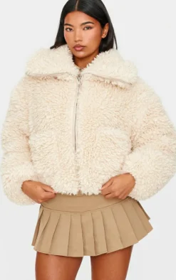 PrettyLittleThing Faux Fur Coats*Faux Fur Pocket Detail Crop Jacket