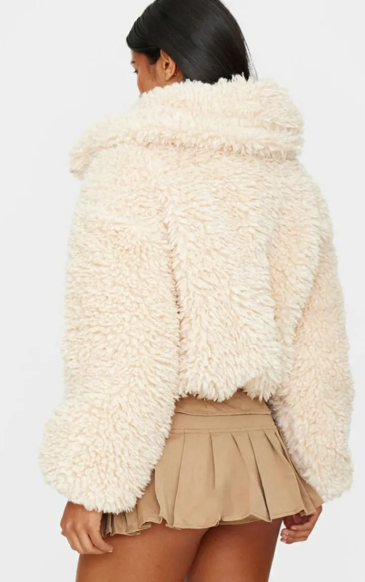 PrettyLittleThing Faux Fur Coats*Faux Fur Pocket Detail Crop Jacket