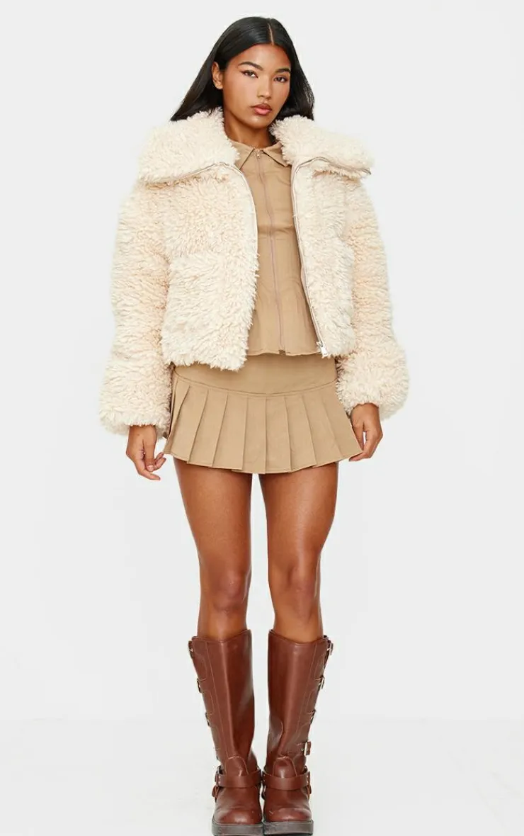 PrettyLittleThing Faux Fur Coats*Faux Fur Pocket Detail Crop Jacket