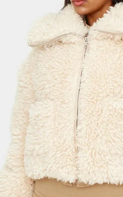 PrettyLittleThing Faux Fur Coats*Faux Fur Pocket Detail Crop Jacket