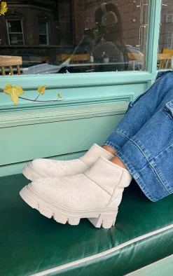 PrettyLittleThing Ankle Boots*Faux Suede Round Borg Lined Chunky Ankle Boots