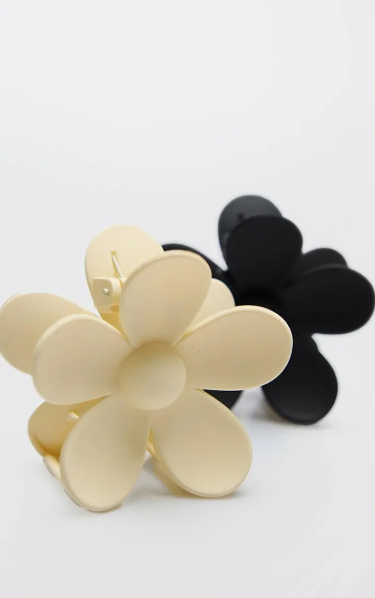 PrettyLittleThing Hair Accessories*Flower Claw Clip