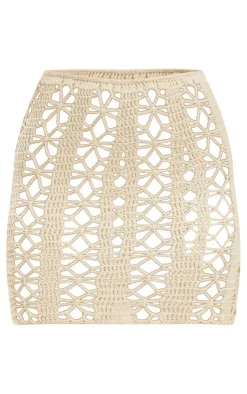 Sale PrettyLittleThing Flower Contrast Crochet Mini Skirt Cream