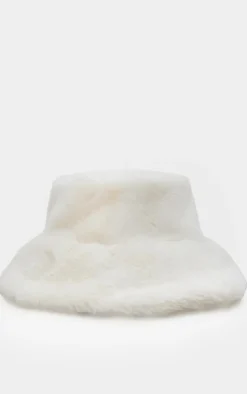 PrettyLittleThing Hats*Fluffy Faux Fur Bucket Hat