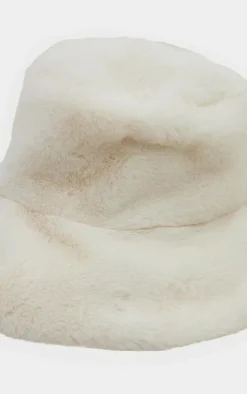 PrettyLittleThing Hats*Fluffy Faux Fur Bucket Hat