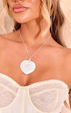 PrettyLittleThing Necklaces*Heart Stone String Necklace